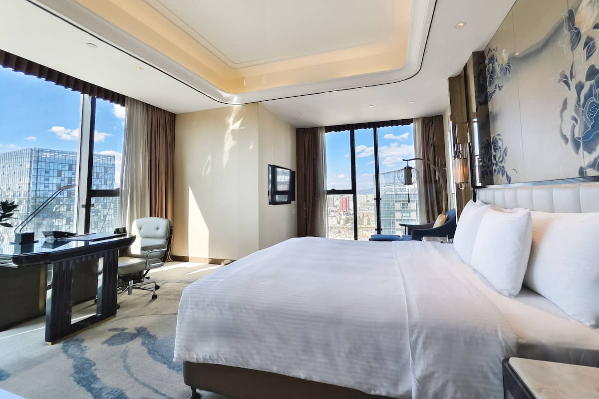 Superior Double Room, 1 King Bed, City View | 1 bedroom, down duvets, memory-foam beds, minibar