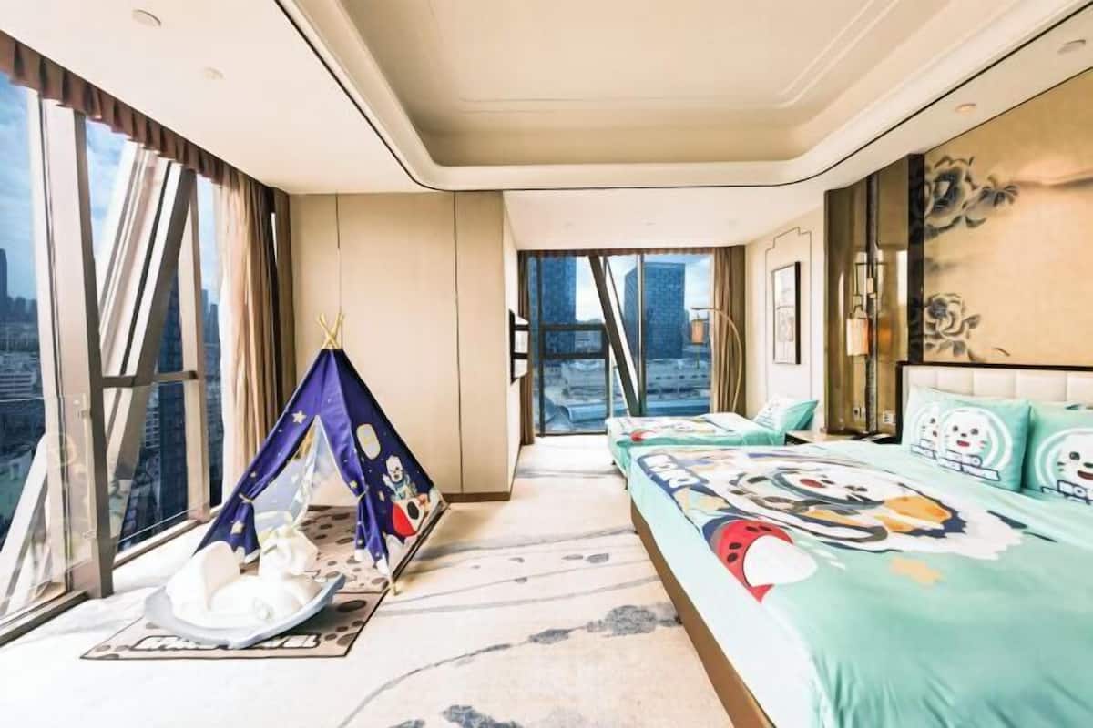 1 bedroom, down duvets, memory-foam beds, minibar