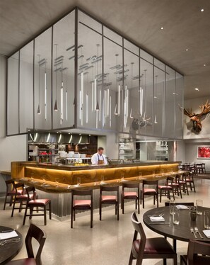 Dßner, souper et brunch servis sur place; cuisine américaine