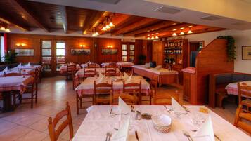 Mittagessen und Abendessen, italienische Küche