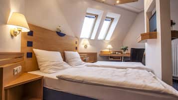 Comfort Room | Premium bedding, desk, soundproofing, cribs/infant beds