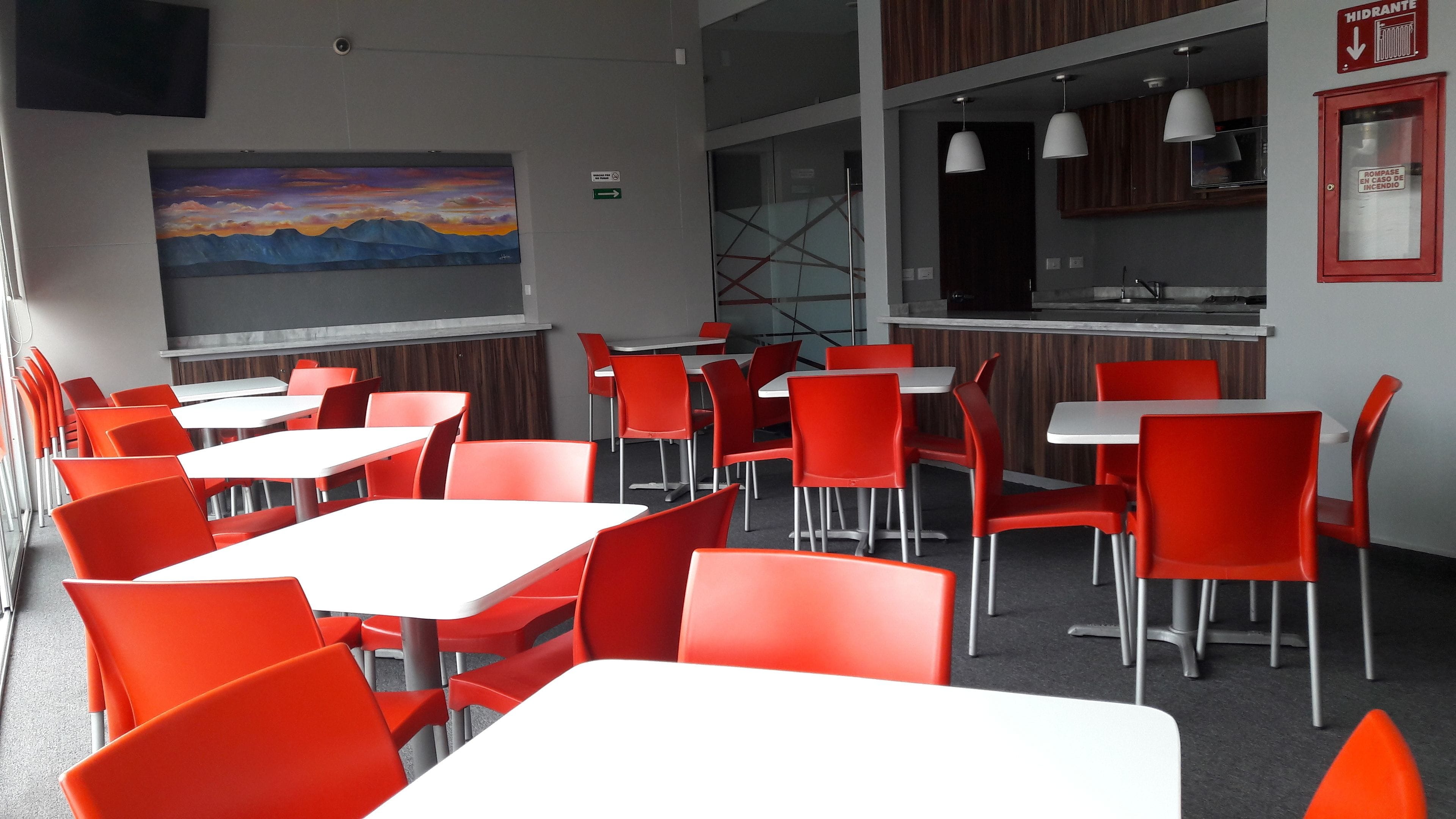 daily cooked-to-order breakfast (mxn 145 per person)