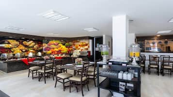 Free continental breakfast on weekdays
