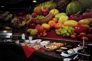 Breakfast, lunch and dinner served - Sleep Inn Puebla Centro Histórico (Puebla)