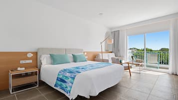 1 sovrum, värdeförvaringsskåp på rummet, unika möbler och skrivbord