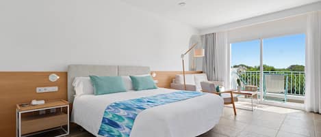 1 quarto, cofres nos quartos, individualmente mobiliados, escrivaninha