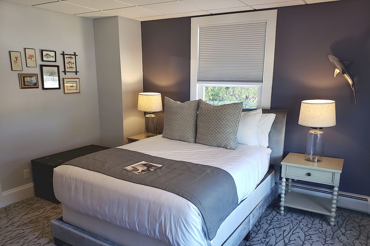 2 Queen Suite | Desk, blackout drapes, soundproofing, free WiFi