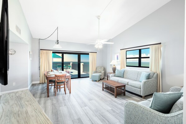 Penthouse 2 bedroom (AS-D) | Living area | 50-inch flat-screen TV with cable channels, TV