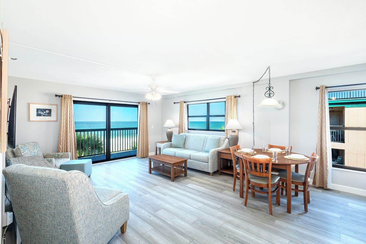 TV màn hình phẳng 50-inch có truyền hình cáp, TV