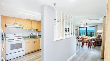 Gulf front 2 bedroom (AS-B) | Private kitchen