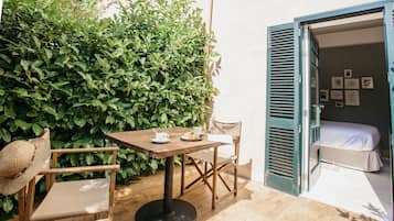 Double Room, Patio