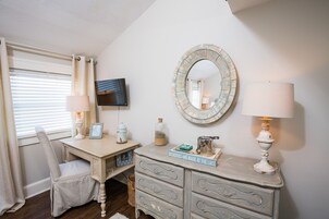 Beachside Bungalow - Queen  | Premium bedding, individually furnished, iron/ironing board, free WiFi