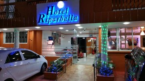 Façade de l’hébergement - soirée/nuit