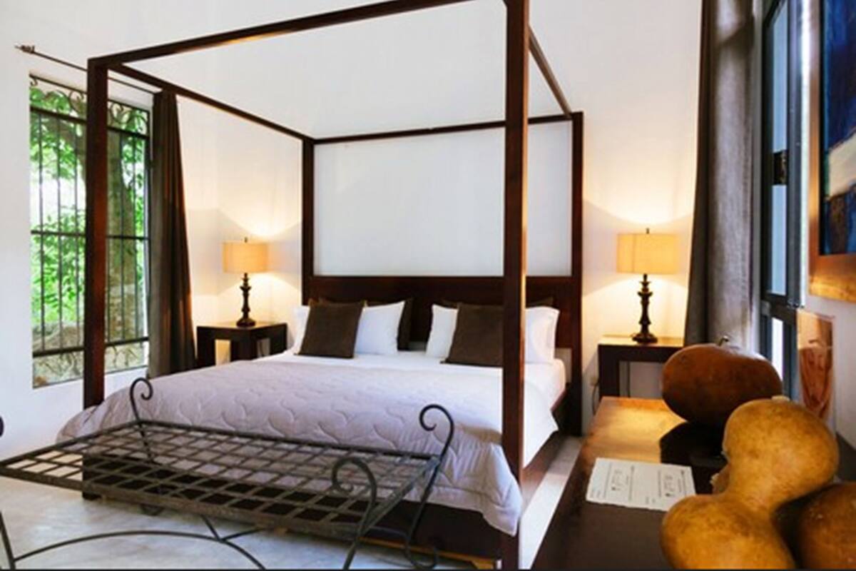 Deluxe Room | Premium bedding, in-room safe, WiFi (free)