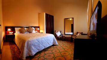 Caja de seguridad en la habitación, wifi gratis y ropa de cama