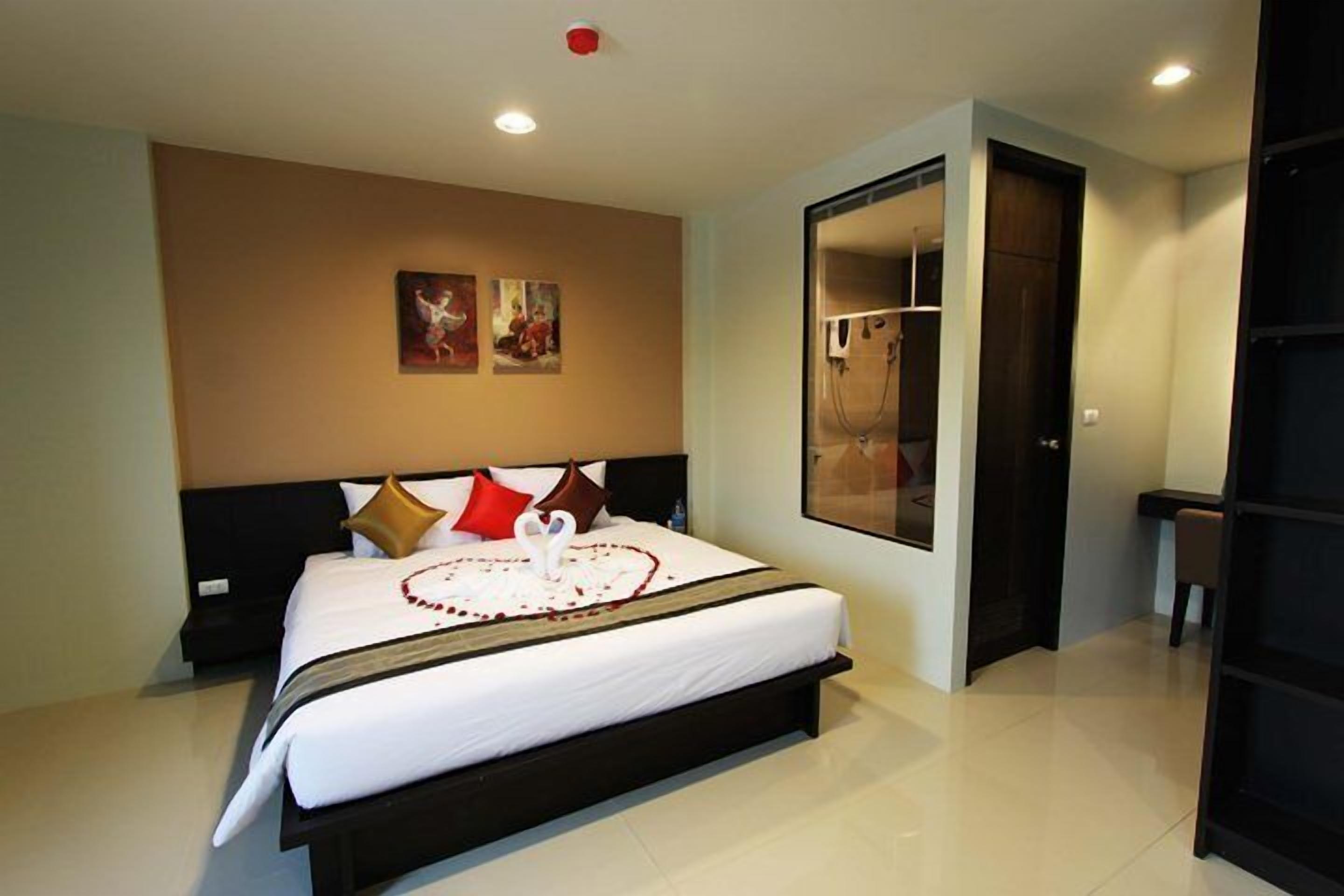superior double room | in-room safe, blackout curtains, free wifi