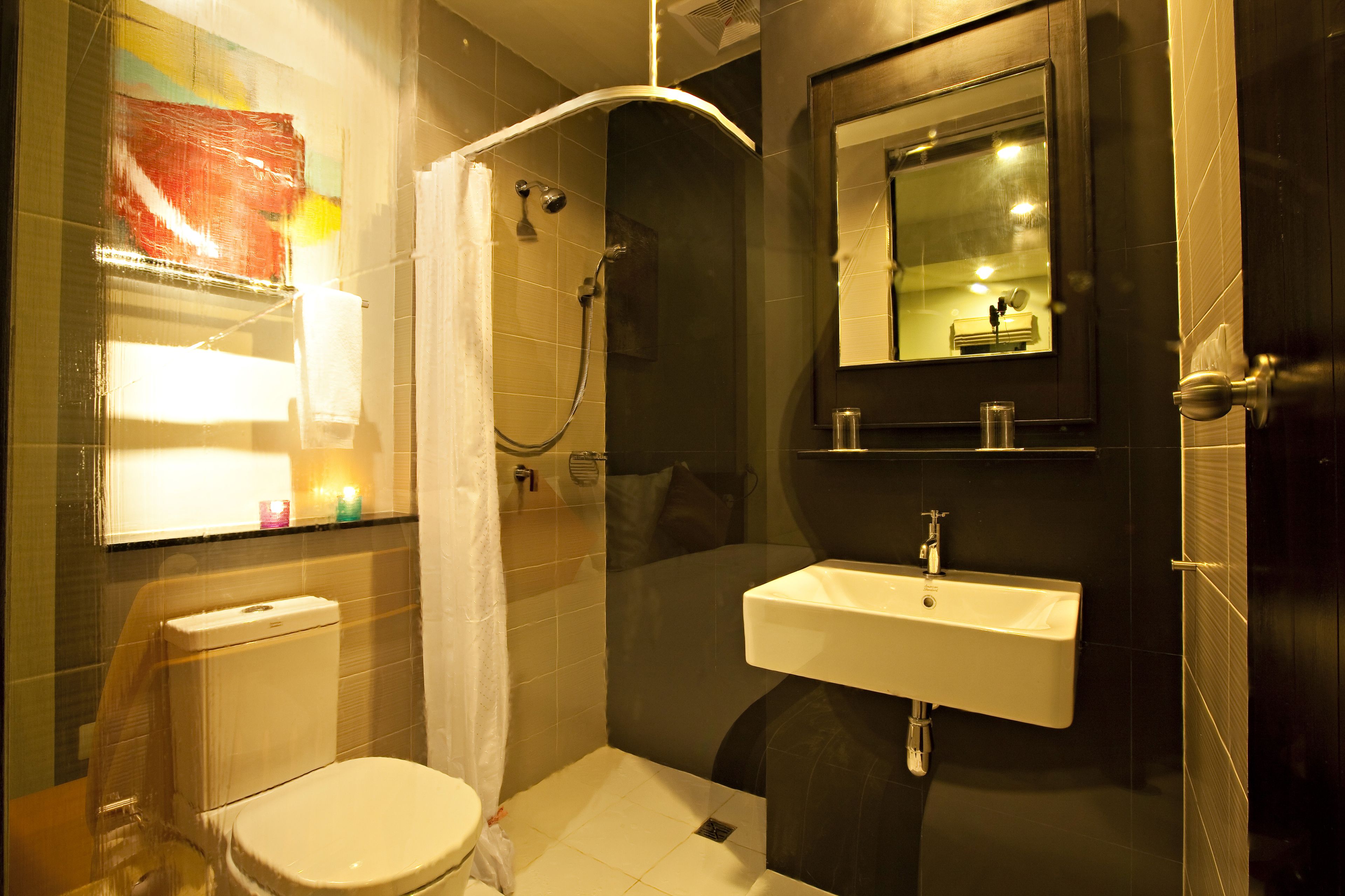 standard room | bathroom | shower, free toiletries, hair dryer, towels