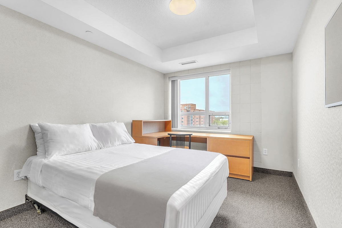 desk, laptop workspace, iron/ironing board, free wifi