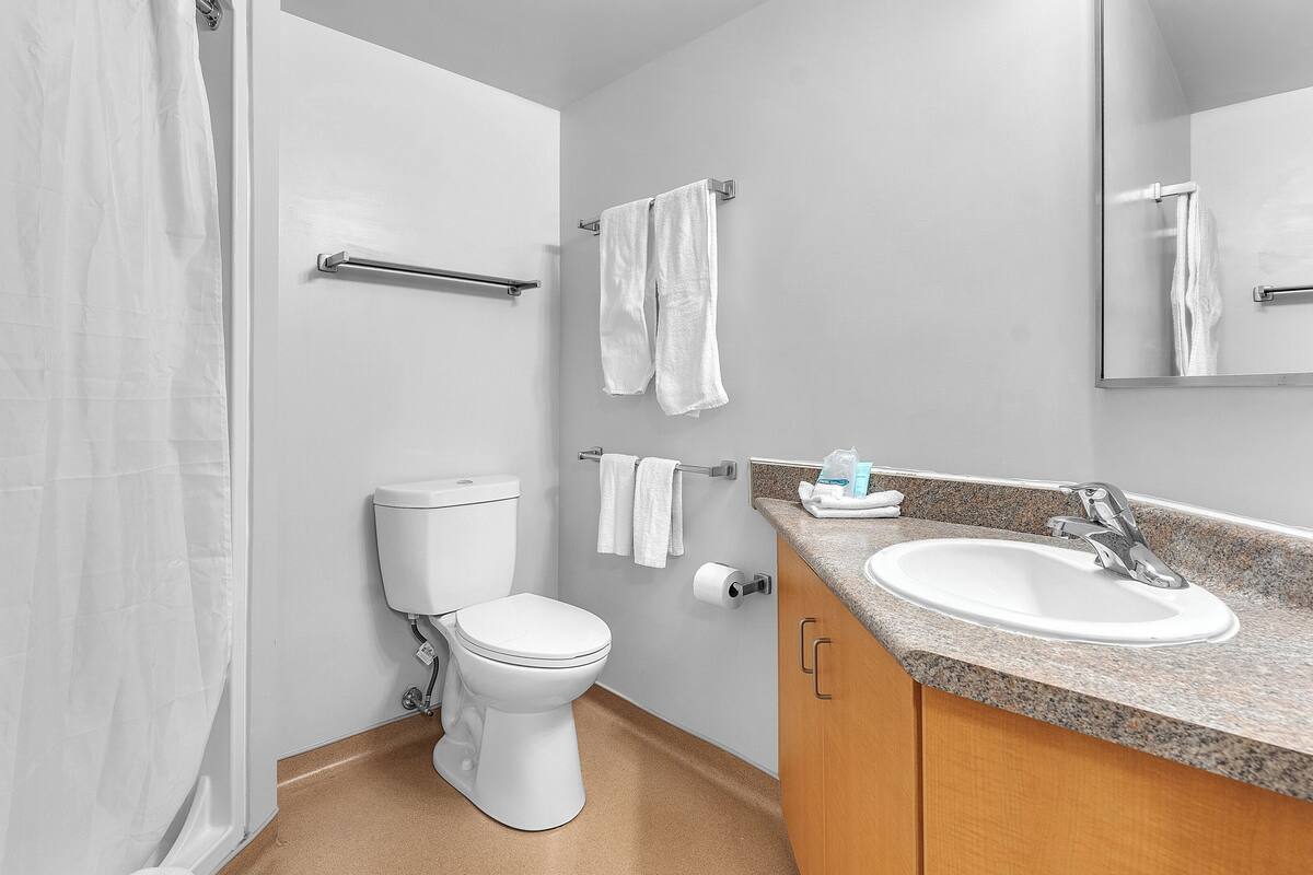 shower, free toiletries, towels