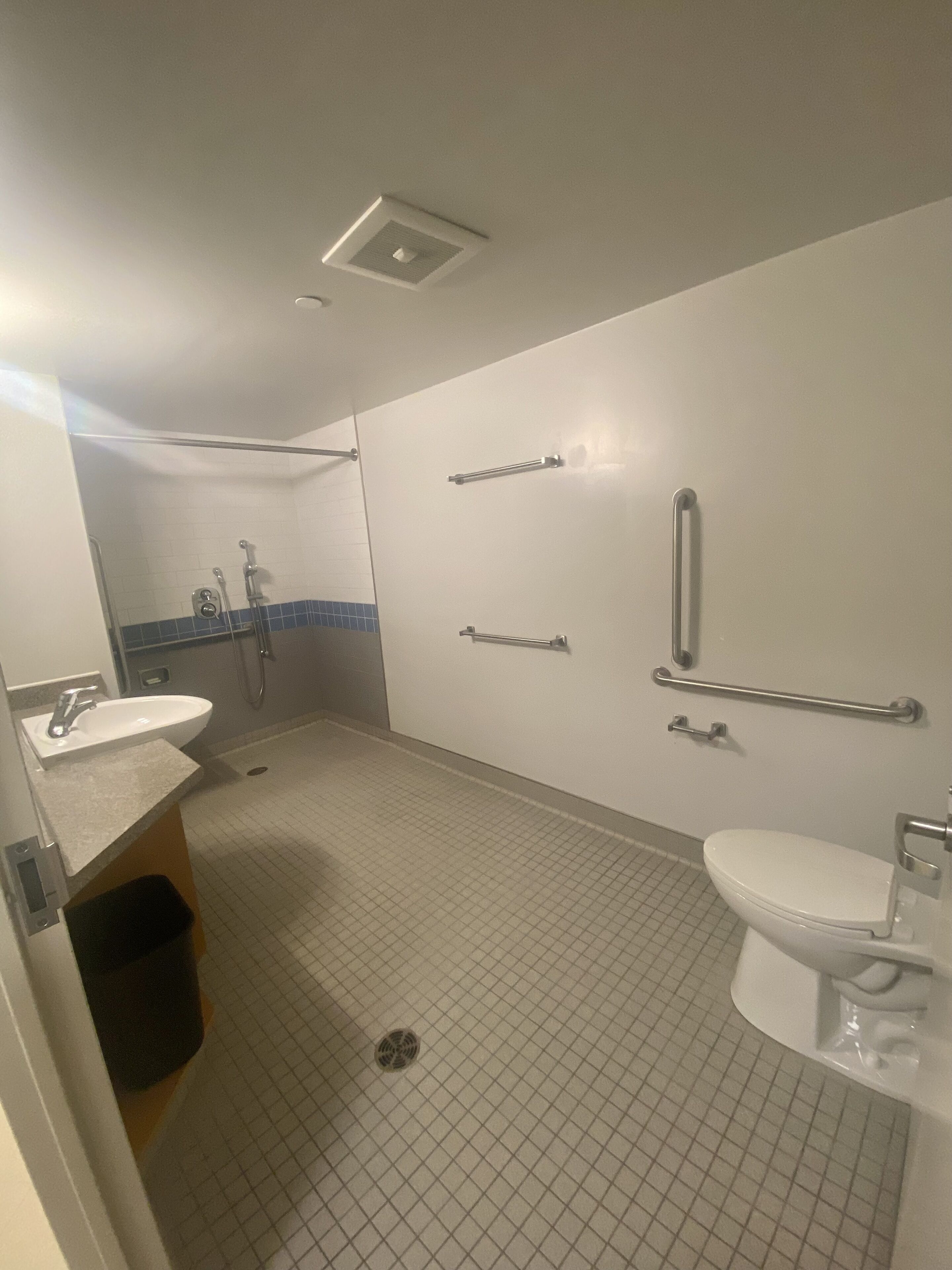 standard suite, 4 bedrooms, accessible | bathroom | shower, free toiletries, towels