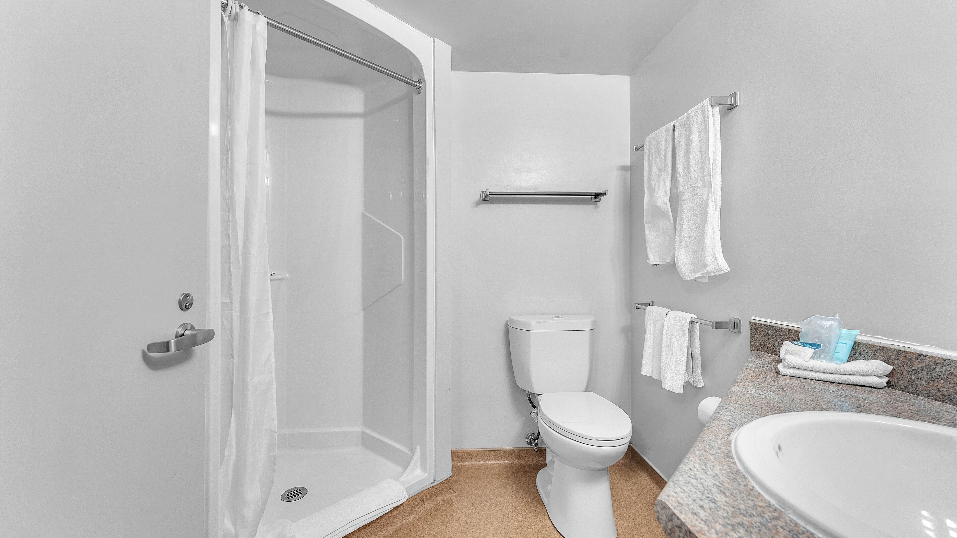 shower, free toiletries, towels