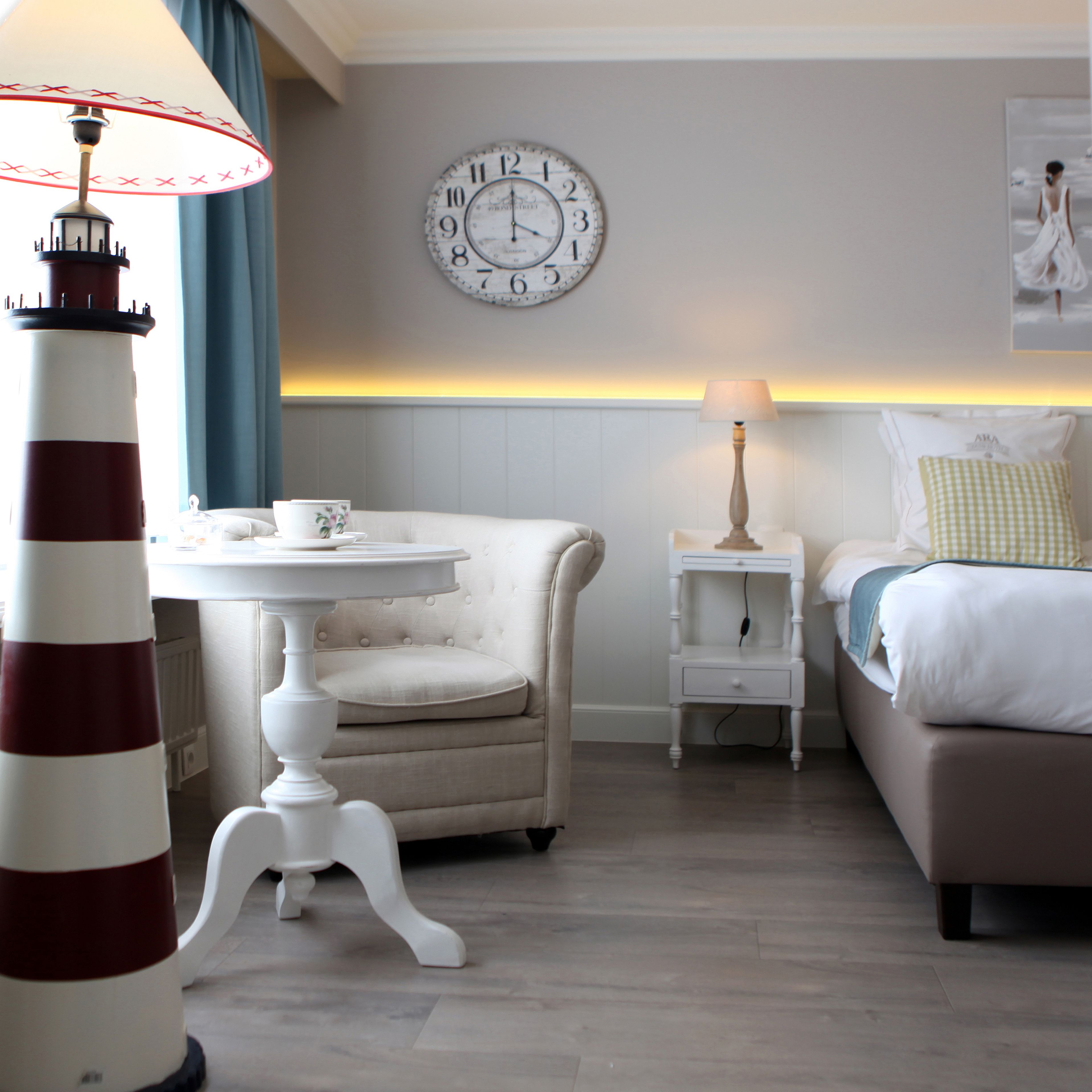 hypo-allergenic bedding, minibar, in-room safe, desk