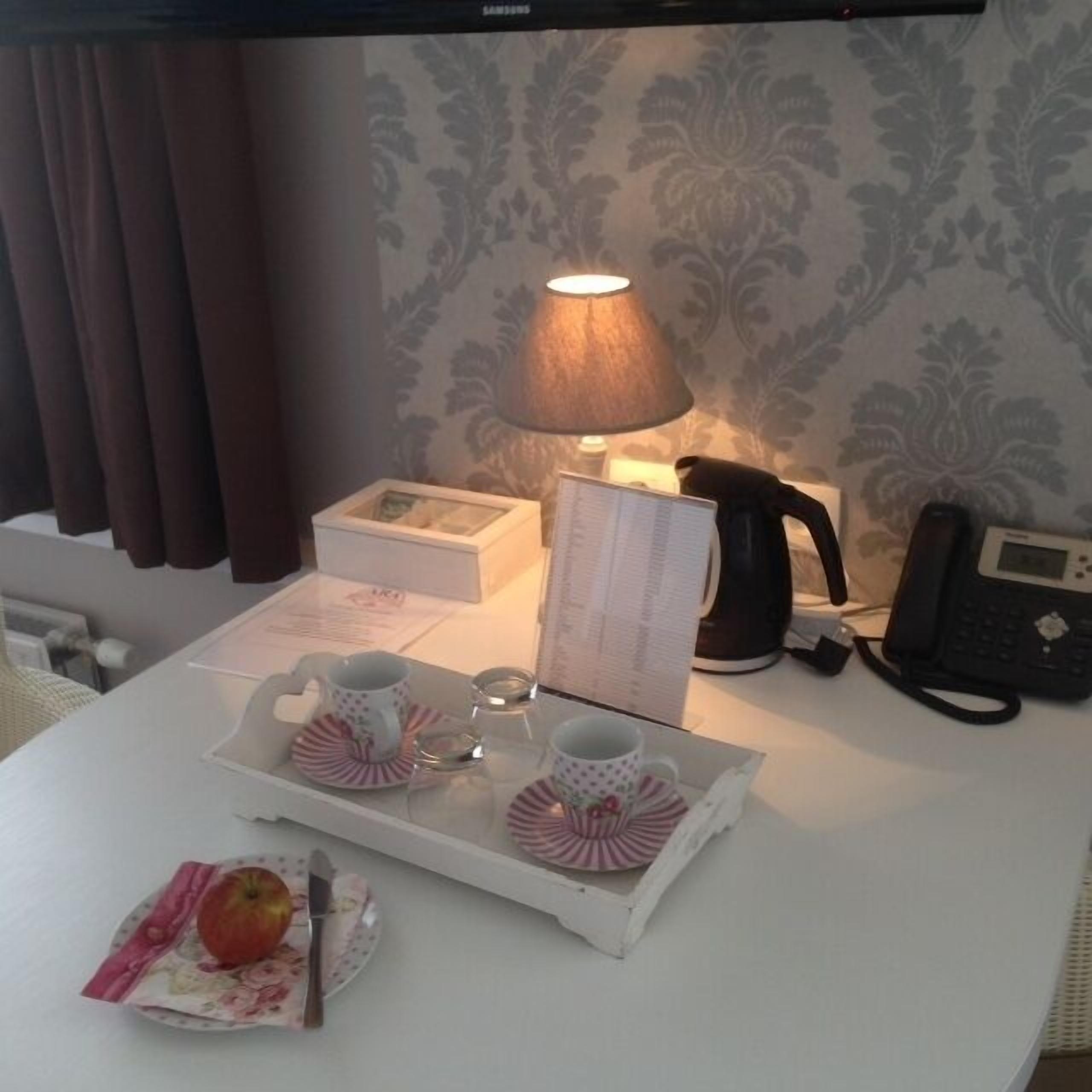 junior suite | hypo-allergenic bedding, minibar, in-room safe, desk