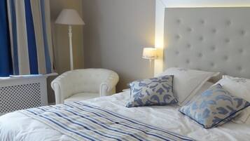 Deluxe Double Room | Hypo-allergenic bedding, minibar, in-room safe, desk
