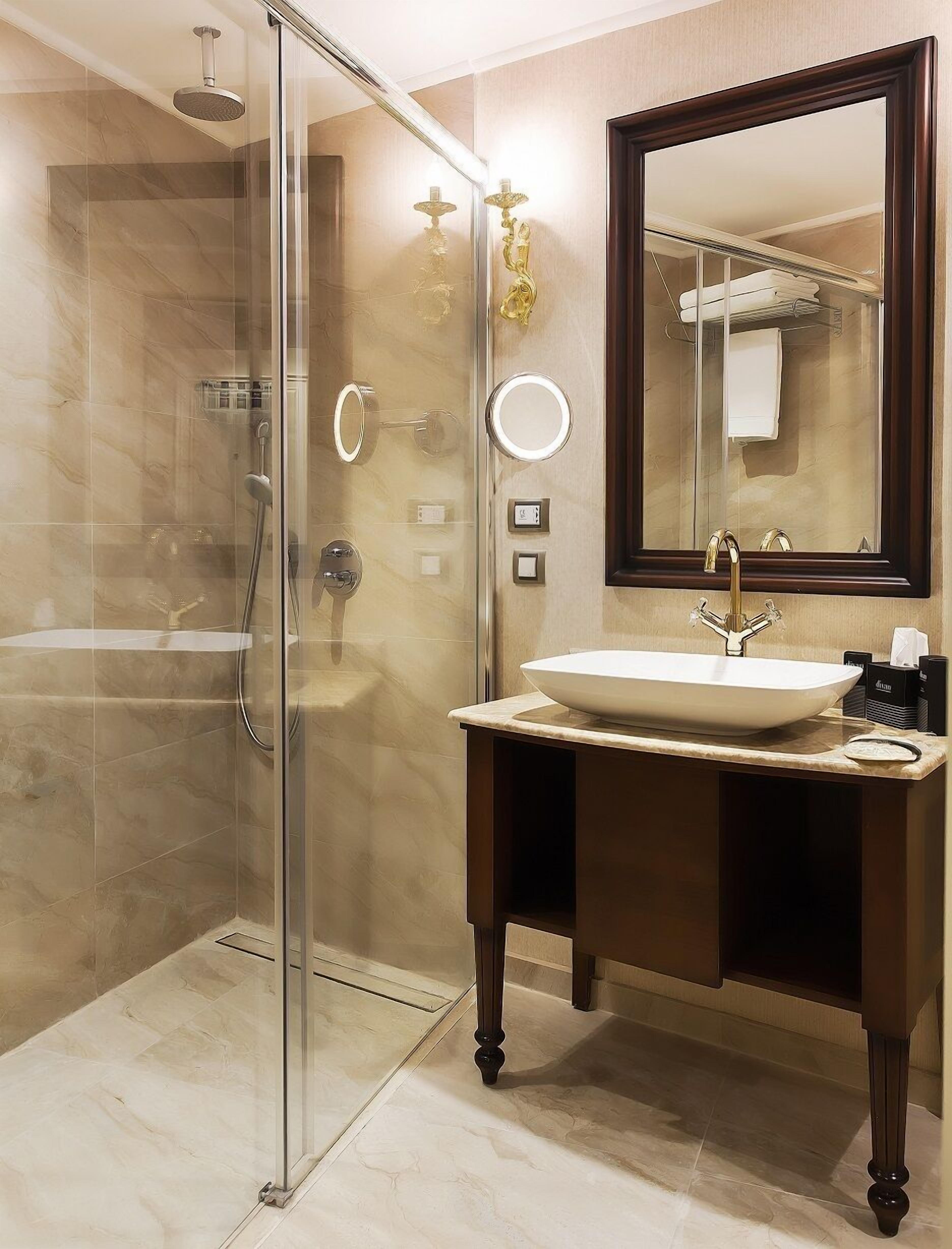 room, 1 queen bed, accessible | bathroom | shower, rainfall showerhead, free toiletries, hair dryer