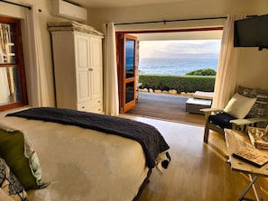 Quarto casal superluxo, 1 cama King, vista para o oceano, de frente para o oceano (Ocean) | Roupas de cama de algodão egípcio, edredons de pluma, cofres nos quartos