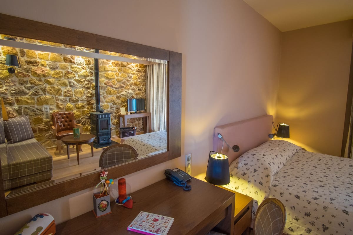 Habitación superior con 1 cama matrimonial o 2 individuales | Sábanas de algodón egipcio, ropa de cama de alta calidad y edredón