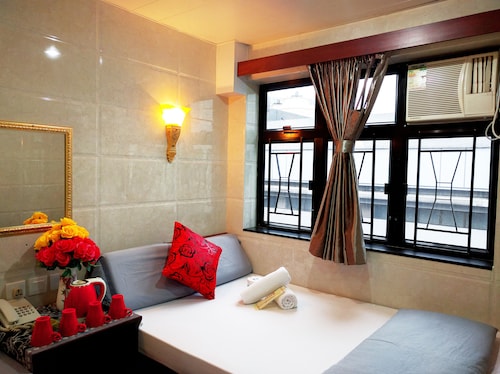 Day And Night Hotel - Hostel