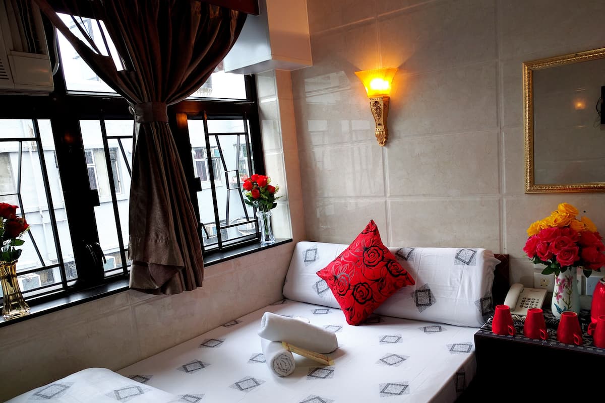 In-room safe, soundproofing, iron/ironing board, WiFi