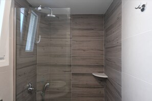 Bathroom shower - Villa Katerina (Paros)