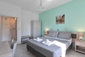 Free cribs/infant beds, rollaway beds, free WiFi - Villa Katerina (Paros)