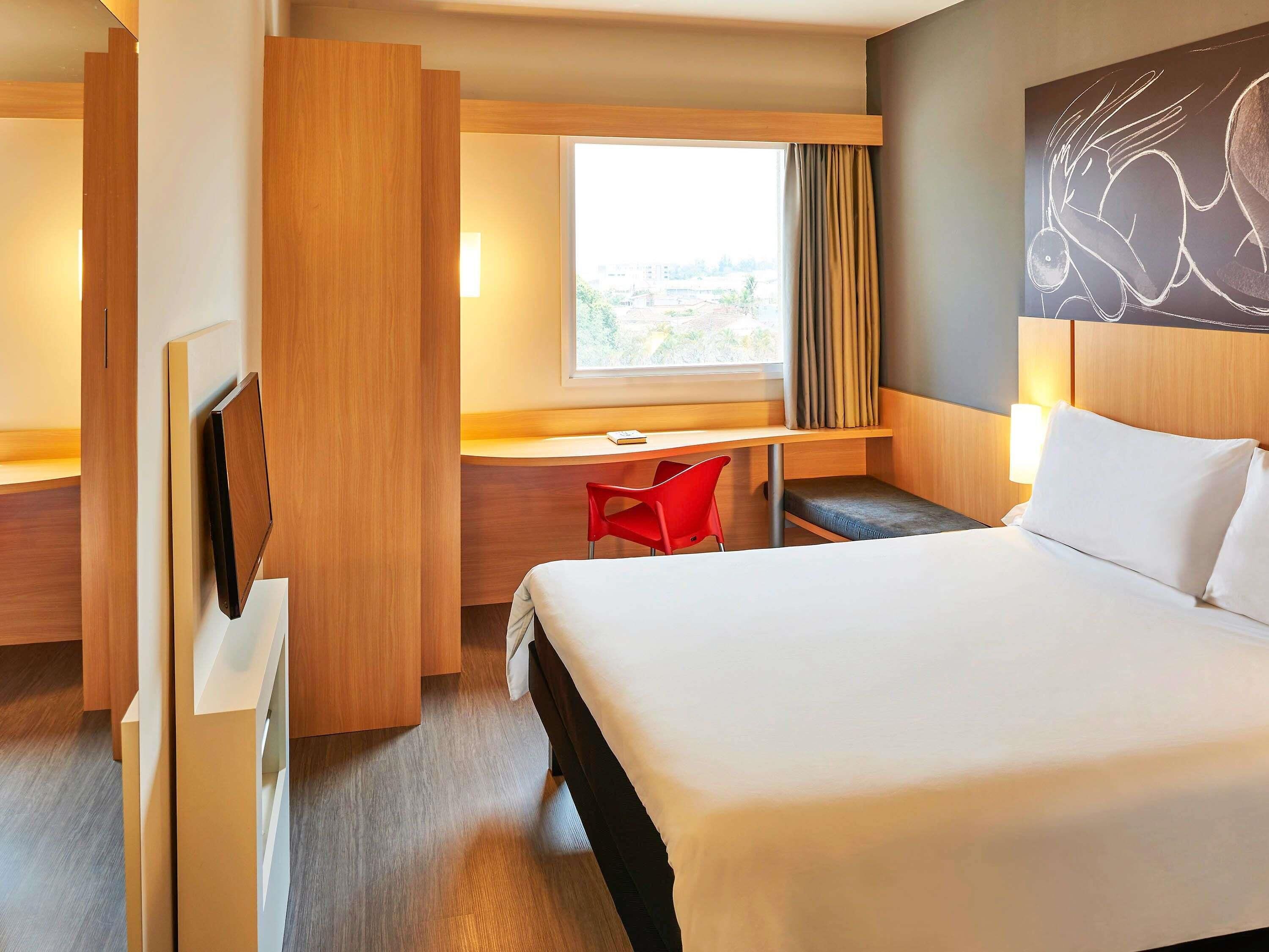 Standard Apartment, 1 Double Bed | Minibar, in-room safe, desk, blackout curtains