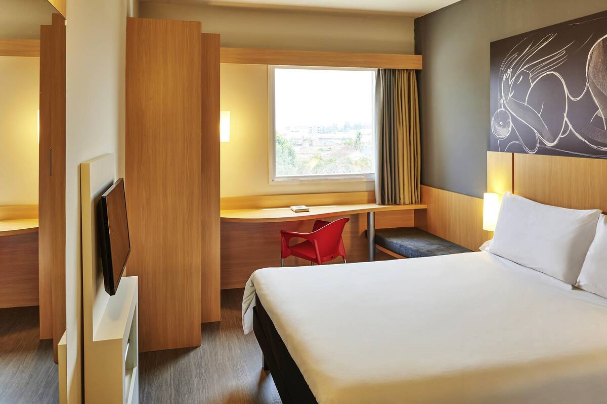 Standard Apartment, 1 Double Bed | Minibar, in-room safe, desk, blackout curtains