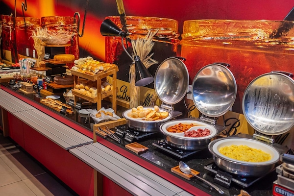 Daily buffet breakfast for a fee