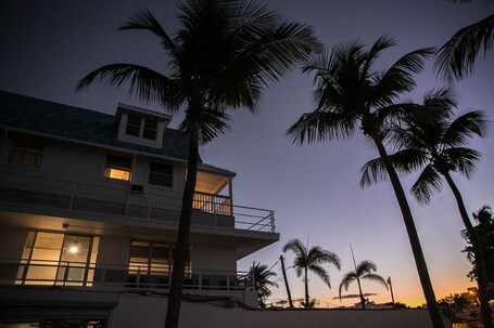 Numero Uno Beach House - Image 13
