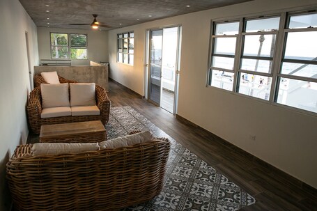 Numero Uno Beach House - Image 47