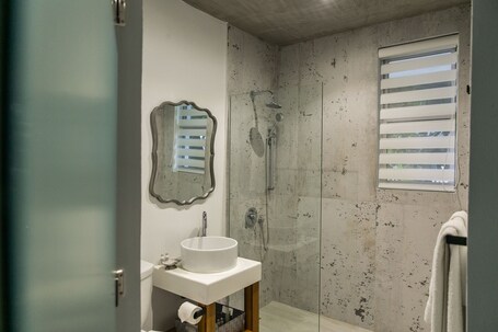 Numero Uno Beach House - Image 24