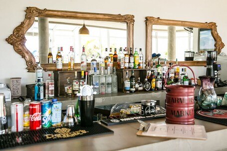 Numero Uno Beach House - Image 28