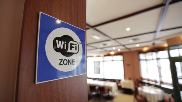 Déjeuner et dîner servis sur place, spécialités Cuisine française