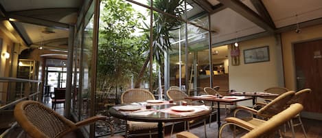 Lobby-Lounge