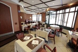 Lunch and dinner served, French cuisine