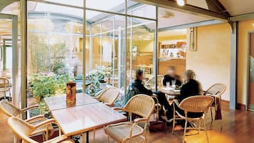 Área de estar no saguão