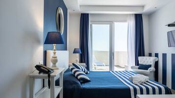 Deluxe Double Room, 1 King Bed, Hot Tub | Premium bedding, minibar, in-room safe, individually furnished