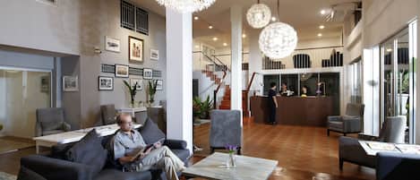 Sala de estar en el lobby