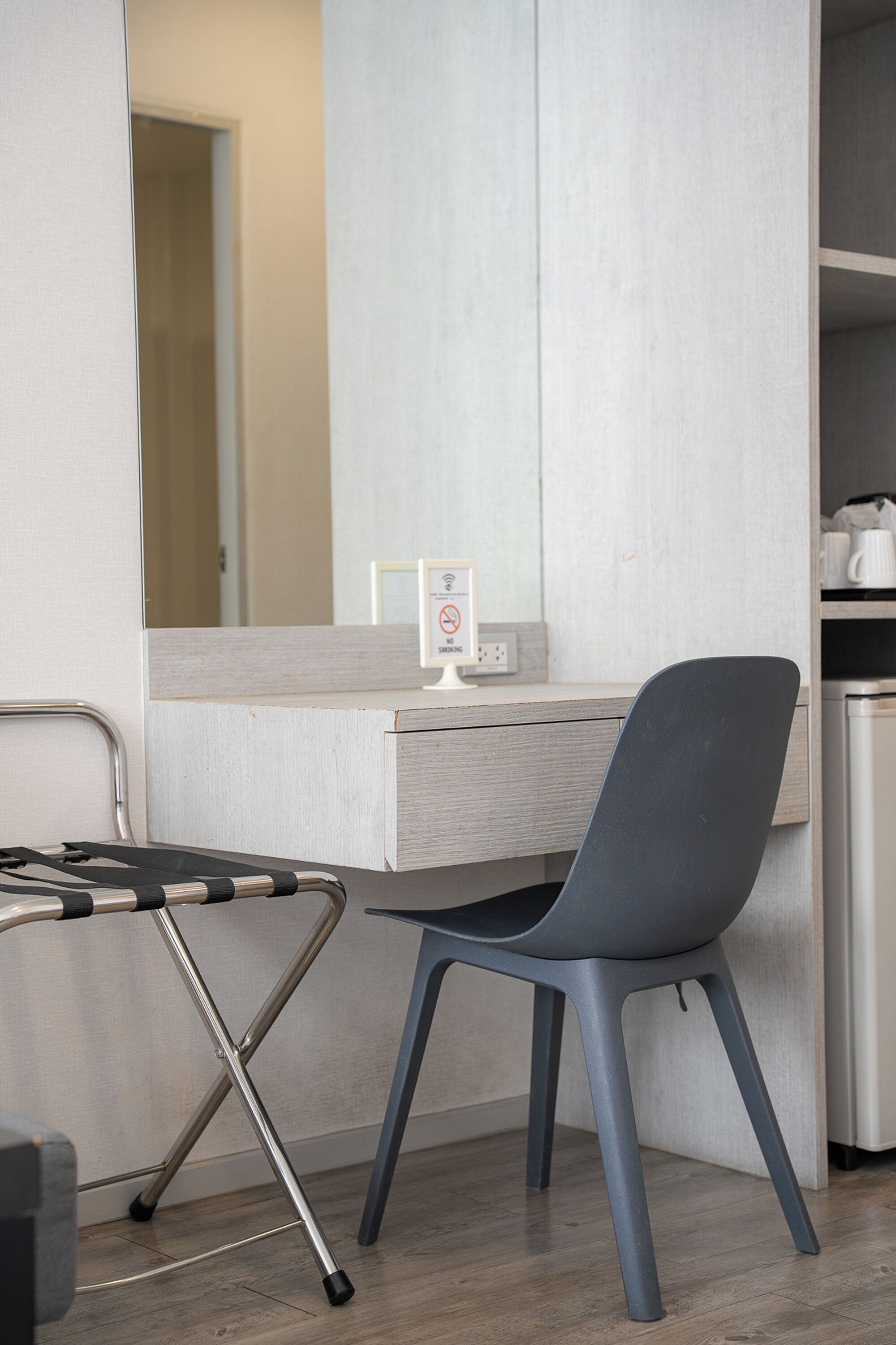 deluxe triple room | 1 bedroom, in-room safe, laptop workspace, soundproofing