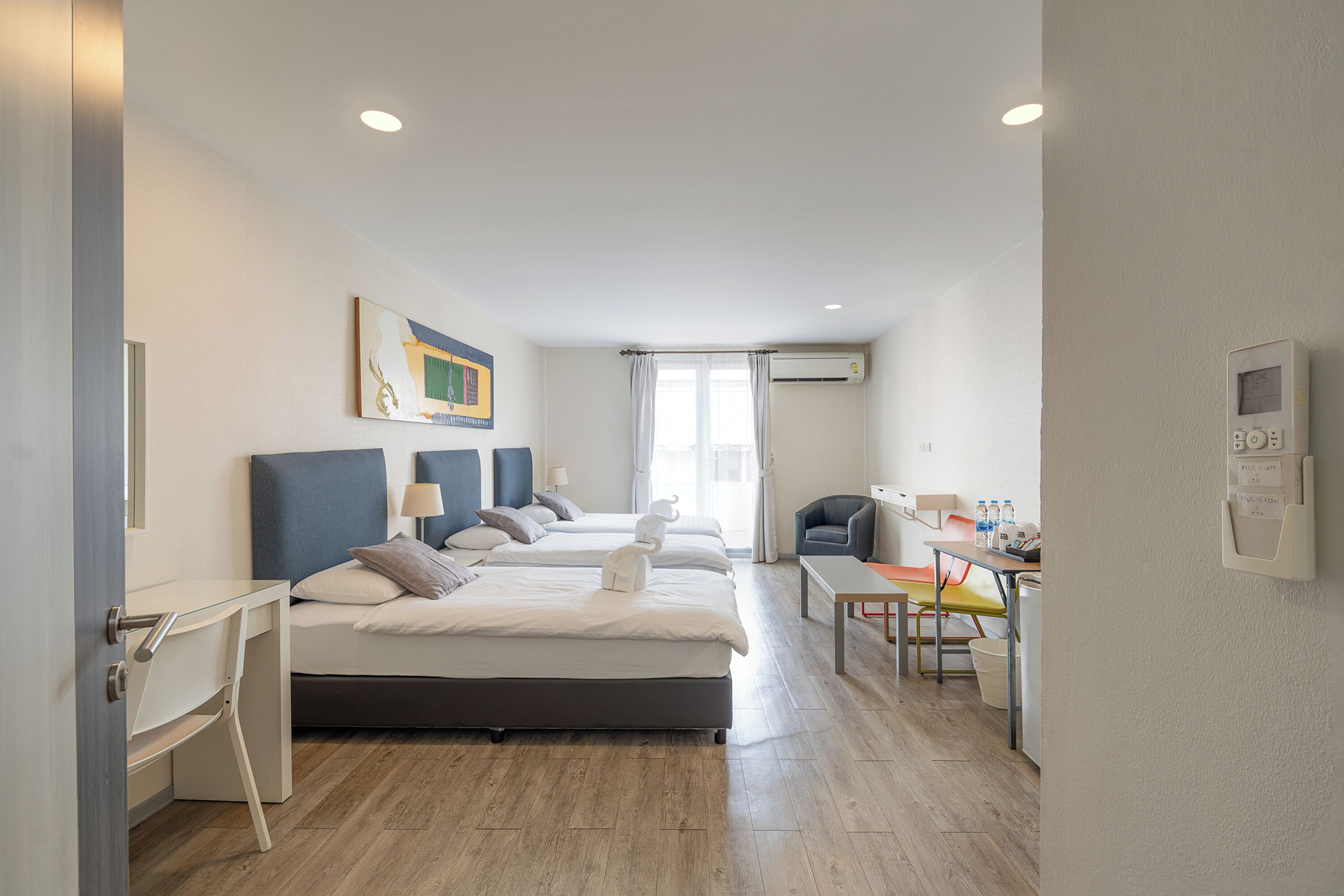 superior triple room - (top floor) | 1 bedroom, in-room safe, laptop workspace, soundproofing